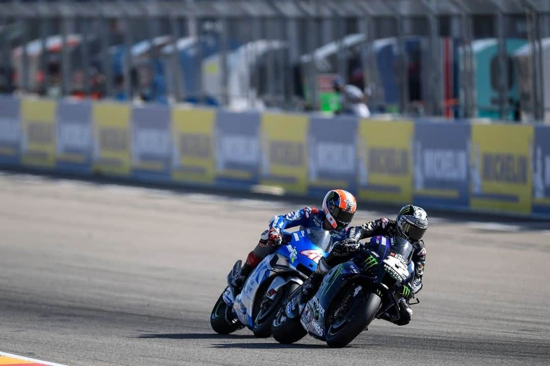 YamahaMotoGPさんのインスタグラム写真 - (YamahaMotoGPInstagram)「💬 @maverick12official, #AragonGP Race Result - P4:  "I‘m so happy I had a good start. I was ahead of the group by 0.7s after the first lap. That gives me a lot of confidence. I was very happy with my opening lap. But after five or six laps it had a big drop on the left side of the rear tyre. I rode those last laps with my eyes closed. I was pushing that hard, because I wanted to have the opportunity to push Joan. I honestly tried, and it was good because now I know I have something extra to give in the last laps if I need to in the next few races."  #MonsterYamaha  #MotoGP」10月19日 1時59分 - yamahamotogp