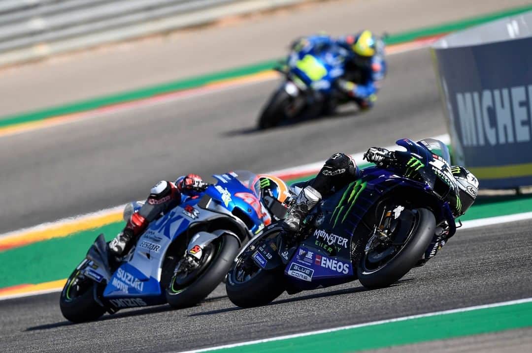 YamahaMotoGPさんのインスタグラム写真 - (YamahaMotoGPInstagram)「💬 @maverick12official, #AragonGP Race Result - P4:  "I‘m so happy I had a good start. I was ahead of the group by 0.7s after the first lap. That gives me a lot of confidence. I was very happy with my opening lap. But after five or six laps it had a big drop on the left side of the rear tyre. I rode those last laps with my eyes closed. I was pushing that hard, because I wanted to have the opportunity to push Joan. I honestly tried, and it was good because now I know I have something extra to give in the last laps if I need to in the next few races."  #MonsterYamaha  #MotoGP」10月19日 1時59分 - yamahamotogp