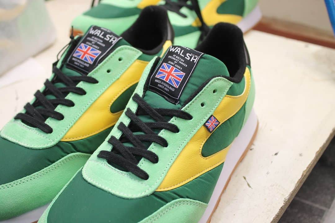ウォルシュのインスタグラム：「The Horwich Lime 💚 . . . #normanwalshuk #normanwalsh #britishmanufacturing #madeinbritain #ukmfg #shoes #footwear #sneakers」