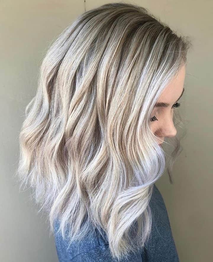 CosmoProf Beautyさんのインスタグラム写真 - (CosmoProf BeautyInstagram)「Hair so icy, it could give us frost bite❄⁣ ⁣ @marissapusateri toned with @framesiusa Framcolor 2001 Intense 10.62 to create this icy blonde.⁣ ⁣ B2G1 FREE when you buy 3 Framesi Framcolor 2001 Intense Permanent Hair Color Shades this month at #cosmoprofbeauty where you are #licensedtocreate⁣⁣ ⁣ #repost #framesi #framesicolor #whitehair #whiteblonde #coolblonde #platinumhair #platinumblonde #icyblonde #iceblonde #livedinhair #livedincolor #paintedhair」10月19日 2時01分 - cosmoprofbeauty