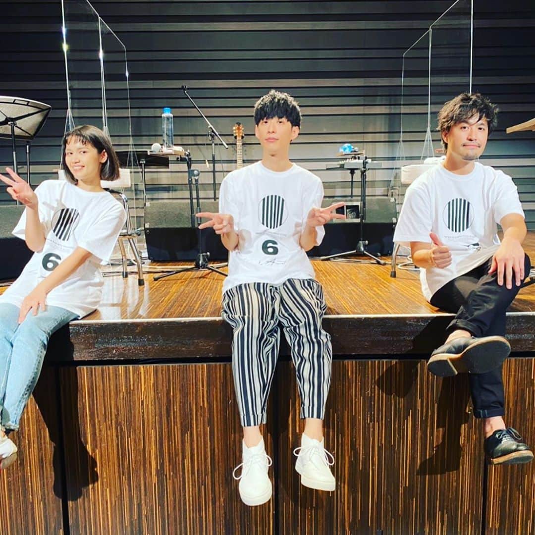 ISEKIのインスタグラム：「Yamaha Acoustic Mind 2020 ONLINE 初日、終わりましたー！ #大石昌良 くん #Anly ちゃん 本当に素晴らしい演奏と歌声を ありがとう✨  片付けが終わって今、帰宅 来週も楽しむぞぉ！！」