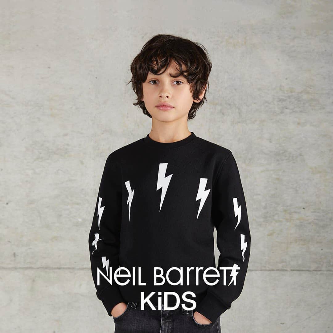 ニールバレットさんのインスタグラム写真 - (ニールバレットInstagram)「Neil Barrett FW20 Kidswear / Halo Bolts Sweatshirt.  Now available at NeilBarrett.com  #NeilBarrett #NBKids #Kidswear #FW20」10月19日 2時53分 - neilbarrett