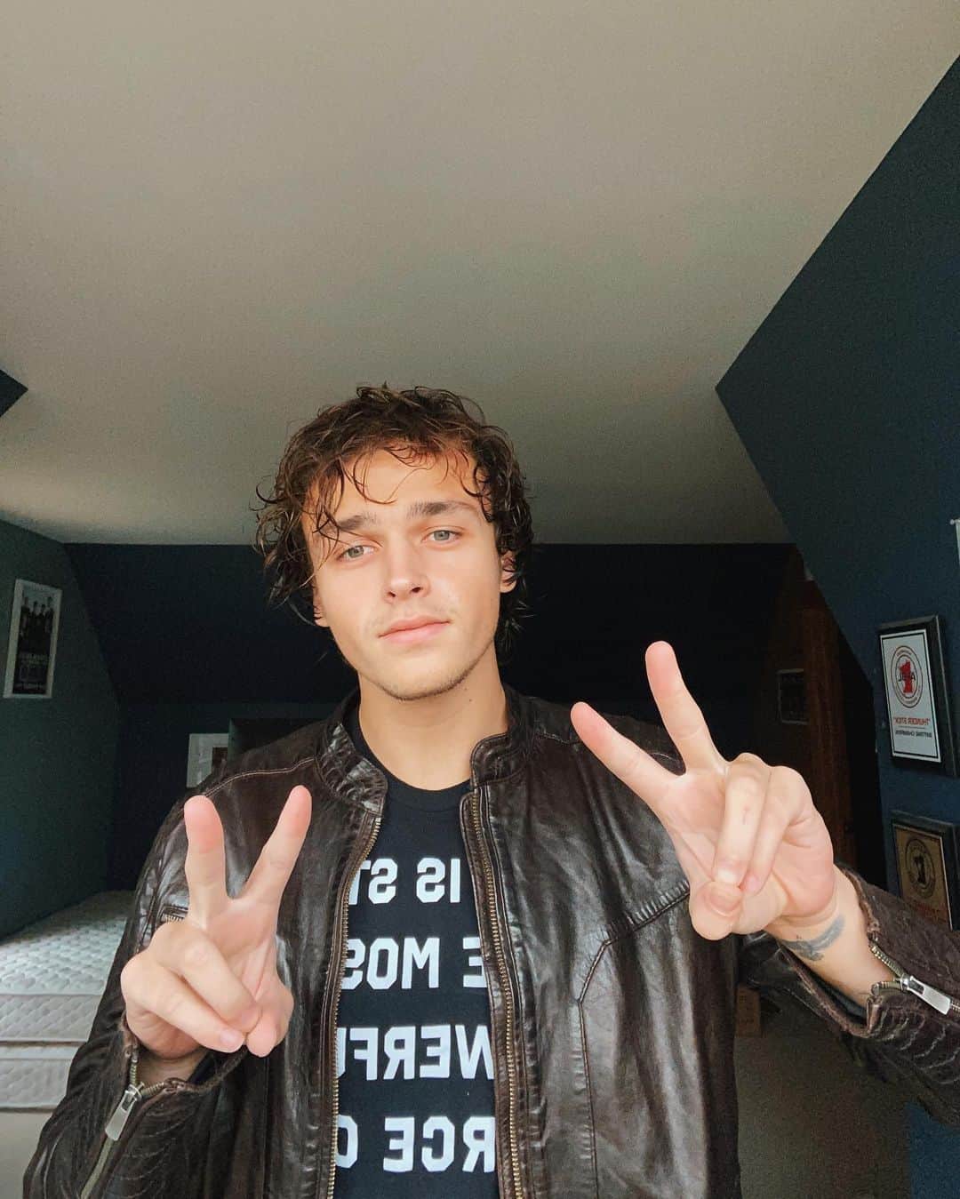 Jonahmaraisのインスタグラム：「no place like home. ♥️」