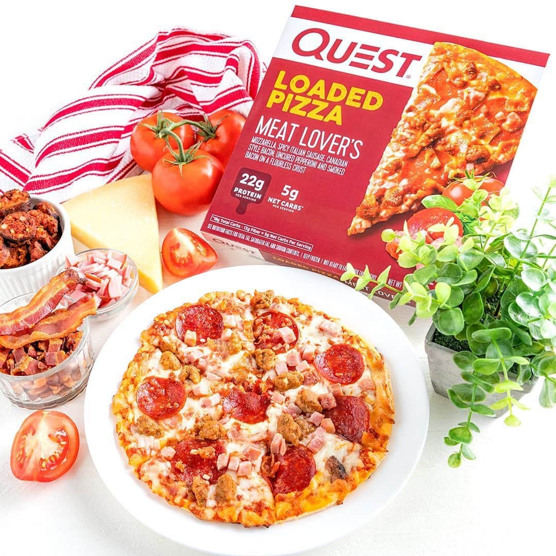 questnutritionさんのインスタグラム写真 - (questnutritionInstagram)「Is your mouth watering yet? 🤤 Spicy Italian sausage, Canadian style bacon, uncured pepperoni, & smoked bacon on a pizza making us feel some type of way.😍 #onaquest #questnutrition #questpizza」10月19日 3時28分 - questnutrition