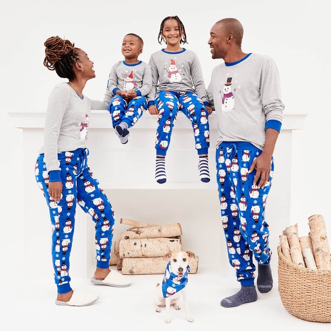Wal-Mart Stores, Incのインスタグラム：「Bring the cheer to your crew in PJs for the whole family. (Furry friends included!) #WalmartFashion」