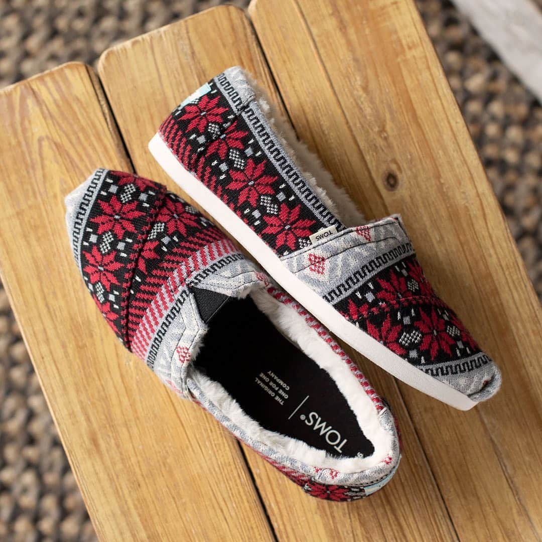 トムズシューズのインスタグラム：「Don’t be fooled—these Fair Isle Alpargatas are some of the hardest working shoes around. That’s because every purchase supports the causes you care most about.⁠⠀」