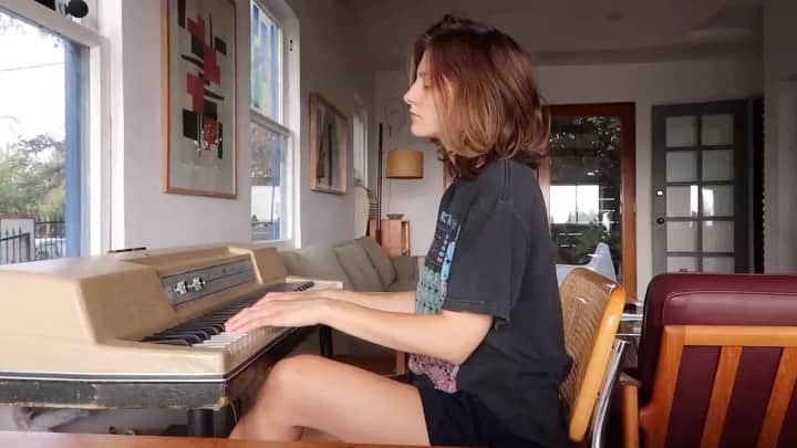 オーブリー・ピープルズのインスタグラム：「small worlds」