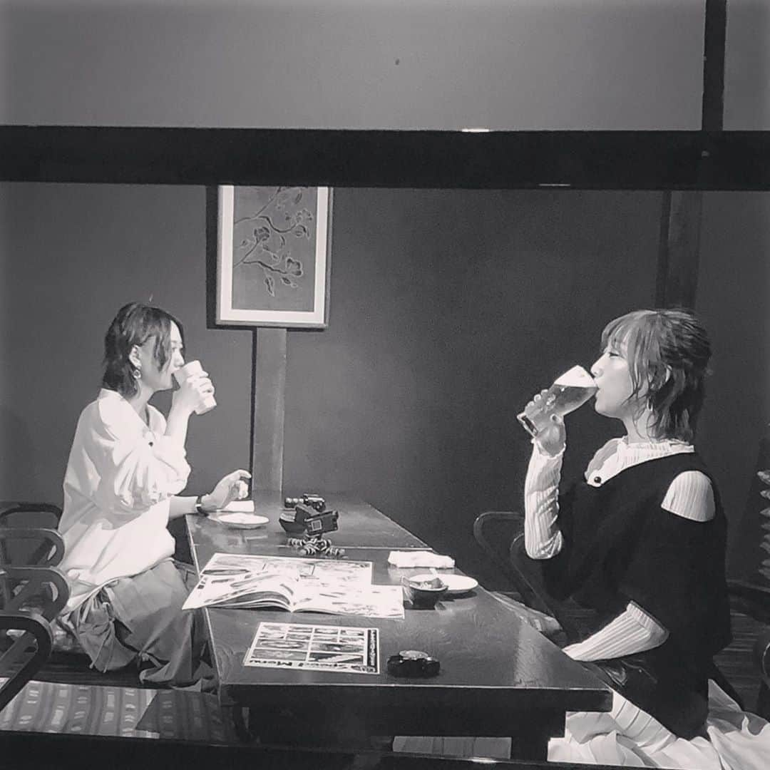 須田亜香里さんのインスタグラム写真 - (須田亜香里Instagram)「10月19日(月)20:00〜 【#skeへーきん】 dTVチャンネル&ひかりTV 奈和ちゃんとお酒飲みました🍺💕 今までテレビで何度かお酒飲んだけど、 なおちゃんのせいで（おかげで） 今までで一番自然体すぎたみたいで… 私、際どいことも言ってたらしい🙄はて とにかく楽しかった記憶しかない🥳 あと、写真スワイプしてラストの動画 なおちゃんが可愛いから観て💓 . . 今日は20:00〜へーきんからの 21:00〜FM AICHI #須田亜香里の部屋 いい流れですね😚」10月19日 14時07分 - akarisuda