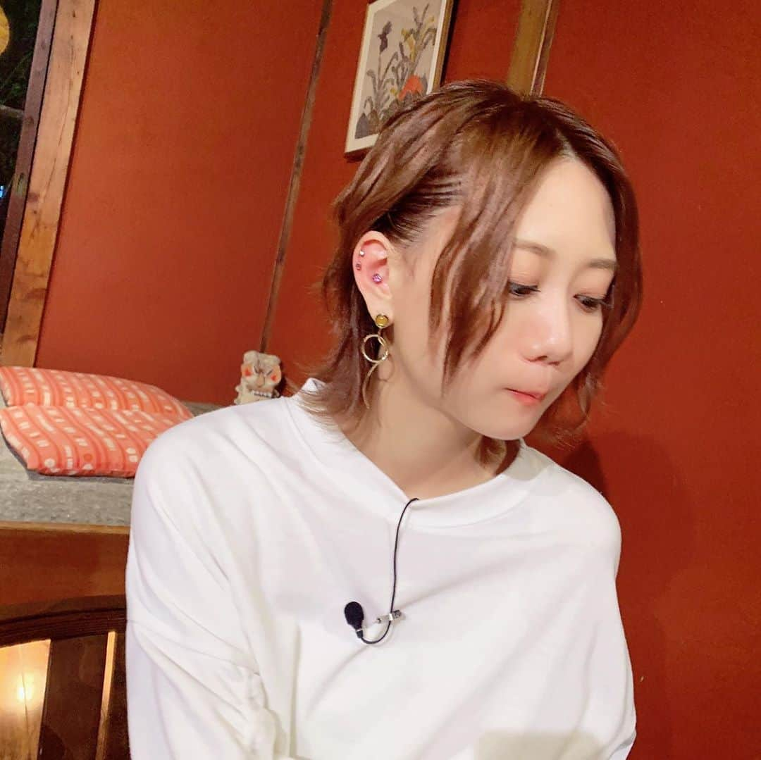 須田亜香里さんのインスタグラム写真 - (須田亜香里Instagram)「10月19日(月)20:00〜 【#skeへーきん】 dTVチャンネル&ひかりTV 奈和ちゃんとお酒飲みました🍺💕 今までテレビで何度かお酒飲んだけど、 なおちゃんのせいで（おかげで） 今までで一番自然体すぎたみたいで… 私、際どいことも言ってたらしい🙄はて とにかく楽しかった記憶しかない🥳 あと、写真スワイプしてラストの動画 なおちゃんが可愛いから観て💓 . . 今日は20:00〜へーきんからの 21:00〜FM AICHI #須田亜香里の部屋 いい流れですね😚」10月19日 14時07分 - akarisuda