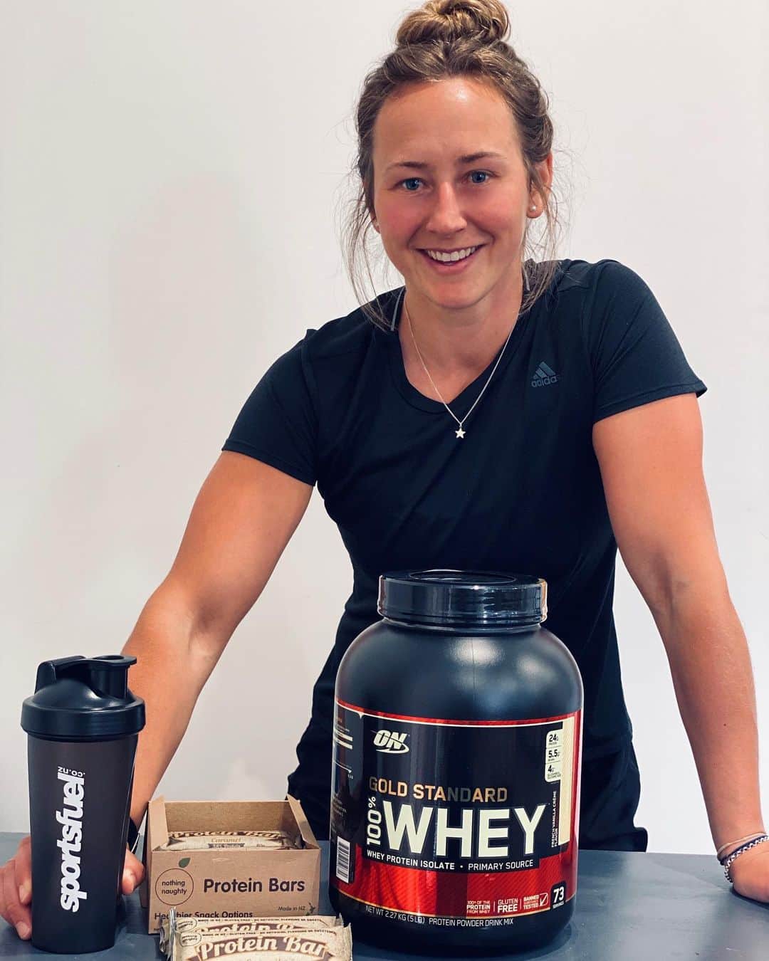 Tori Peetersさんのインスタグラム写真 - (Tori PeetersInstagram)「💥 GIVE AWHEY💥⠀ ⠀⠀ I’ve teamed up with @sportsfuel_cambridge to giveaway some of my favourite products that help keep me fuelled: ⠀ ■ @optimumnutrition.ausnz 100% Vanilla Whey⠀ ■ @nothing_naughty caramel protein bars⠀ ⠀ Supplements play a huge part in ensuring I’m recovered and ready for my next session 💪🏽   So for your chance to win:⠀⠀ 👉🏽 Like this post⠀⠀ 👉🏽 Tag a mate who loves a giveaway⠀⠀ 👉🏽 Follow @tori_peeters60 and @sportsfuel_cambridge ⠀⠀ ⠀⠀ Winner drawn Labour Day! ⠀ #sponsored ⠀」10月19日 14時27分 - tori_peeters60