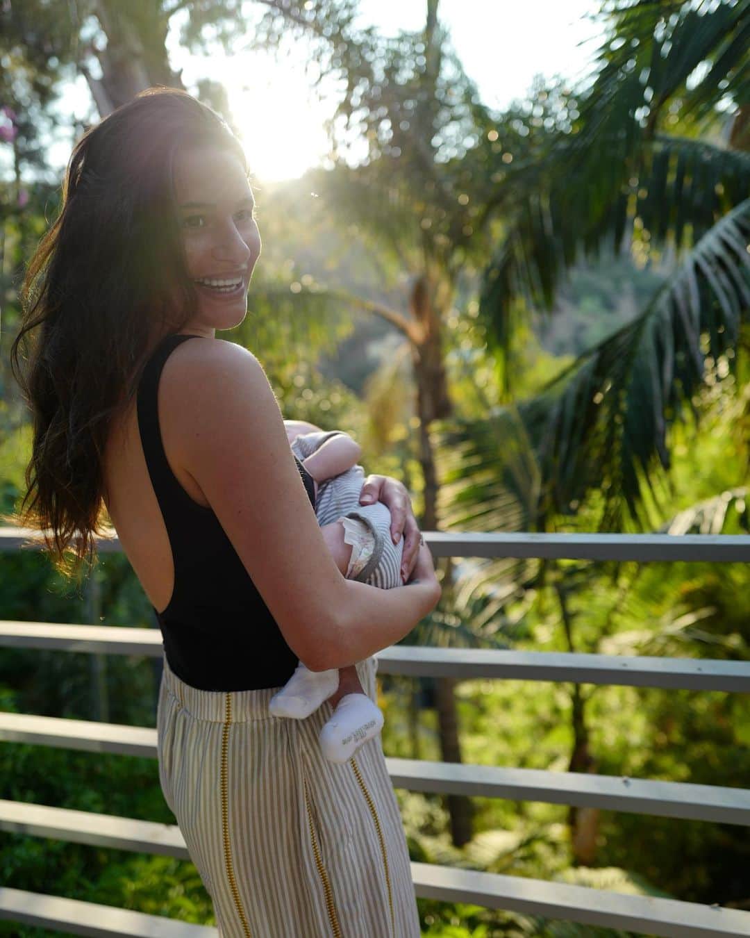 リア・ミシェルのインスタグラム：「me and my boy 💛 (📷 by @nikkireed)」