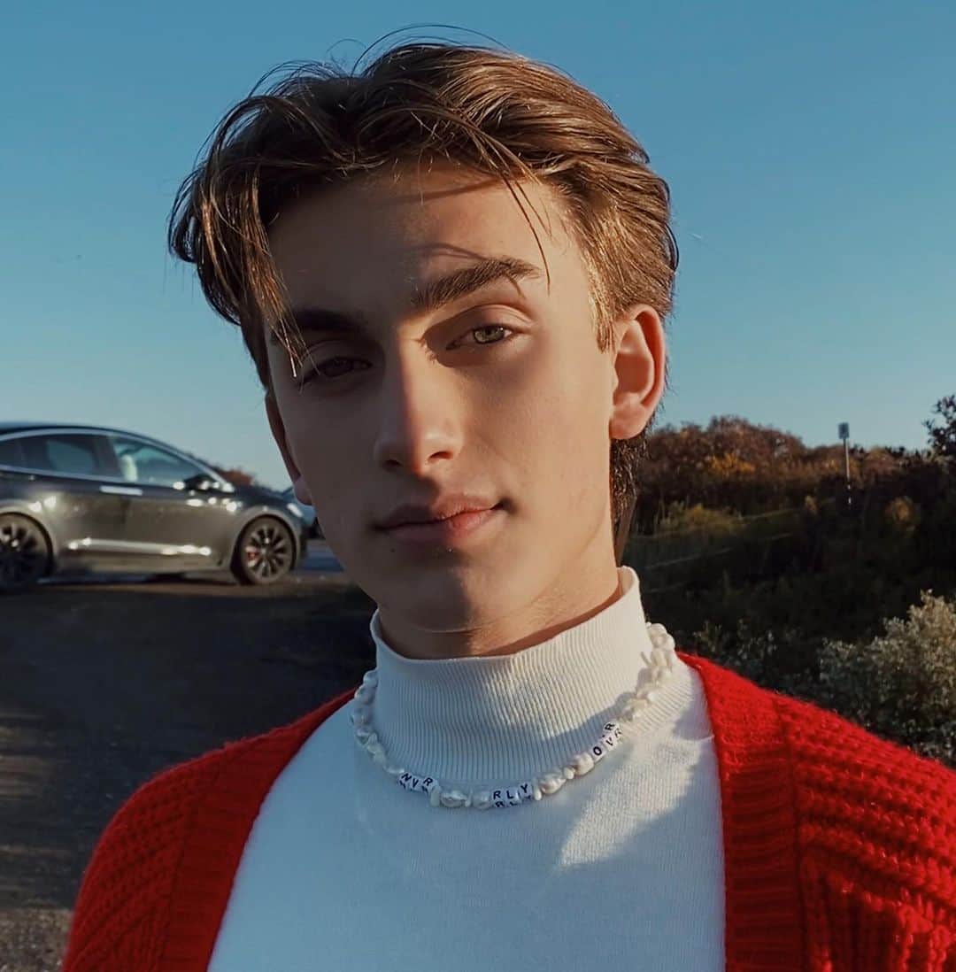 ジョニー・オーランドのインスタグラム：「5 DAYS #ItsNeverReallyOver ⏳」