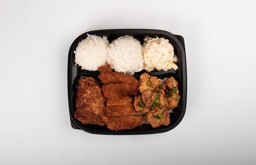 Zippy's Restaurantsのインスタグラム：「Three styles of fried chicken in one meal. What is Zippy’s Chicken Trio Plate?」