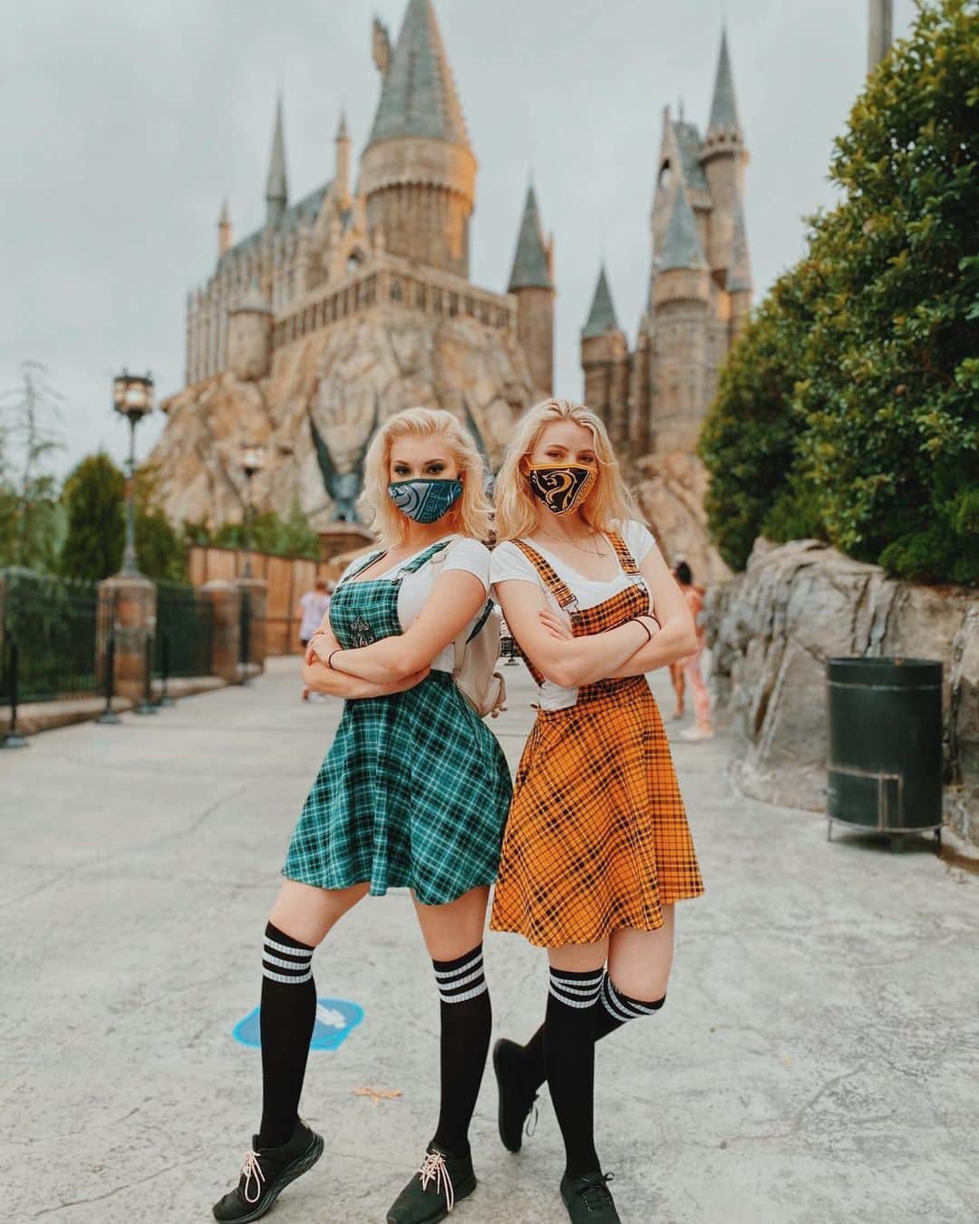 アンナ・フェイスのインスタグラム：「@hottopic killing it with these outfits 😍」