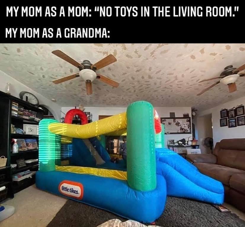 Average Parent Problemsのインスタグラム：「I bet there’s ice cream and cotton candy inside too 💁🏻‍♀️ // Credit: @moms_vip_club」