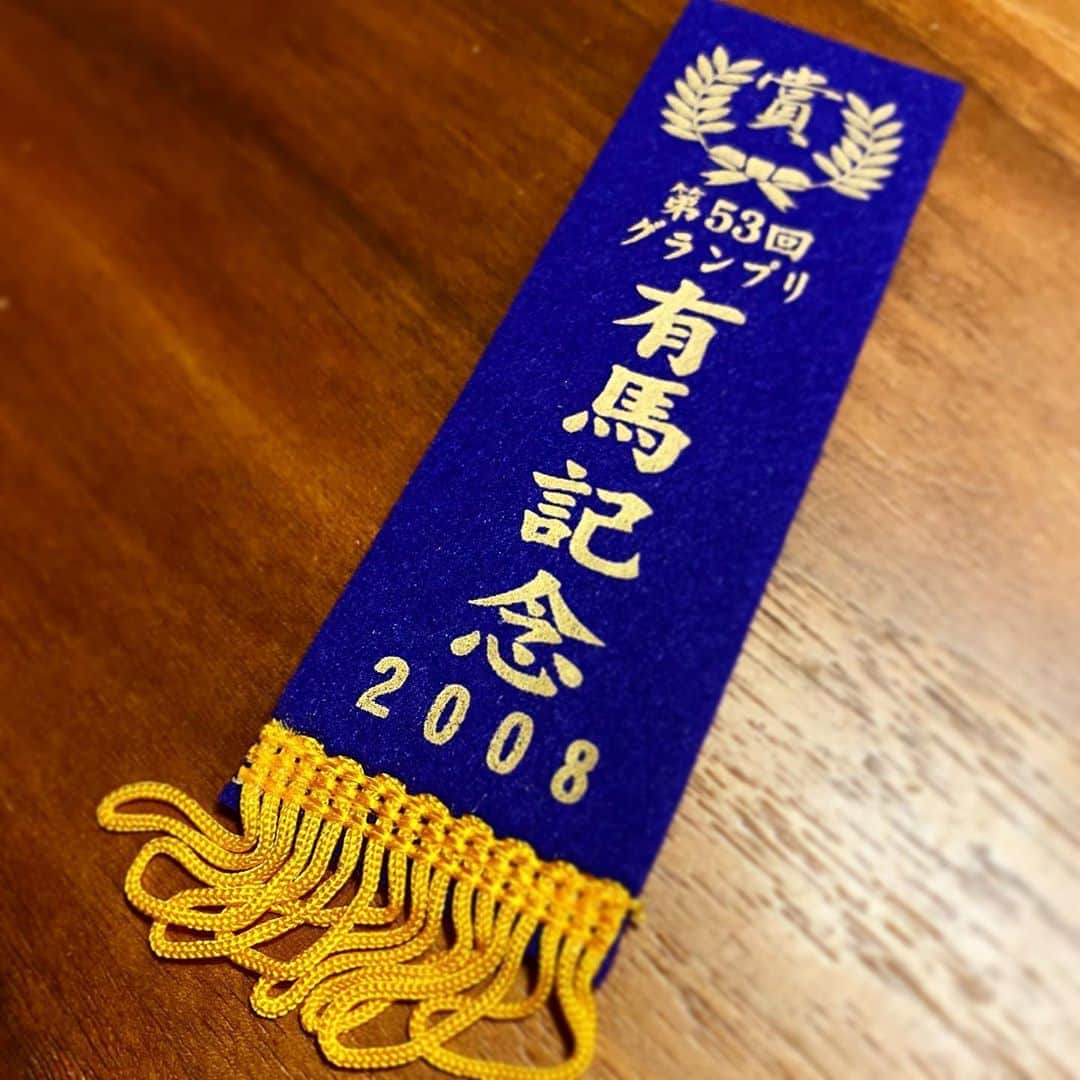 のインスタグラム：「まだまだ競馬歴もひよっこ🐥の私ですが、昨日は歴史的瞬間をリアルタイムで見ることができて本当に幸せでした🏇 今年の秋は「史上初」が連発しそうでソワソワ…ワクワク🥺 今年のJCや有馬記念は夢のようなメンバー🏇🏇🏇になるのではないかと…考えるだけでドキドキしますよ本当に🥺✨ こんなご時世で気持ちも沈みがちですから、競馬界の盛り上がりは本当に励みになります✨ 昨日の個人的な成績は…京都最終の方の松山騎手でだいぶ盛り返しました👍(盛り返しただけでマイナスですが🤣) 松山騎手は三冠だけでなく、年間100勝もおめでとうございます✨ですね☺️ さー今週も…楽しみが…🥺✨  写真は有馬の話題にかけて😁私が使っている「しおり」です😁 (優勝レイのしおり🤣💕)  今日も素敵な一日をお過ごしください☺️  #岡部玲子 #タレント　#レポーター　#アナウンサー　#女子アナ　#競馬　#競馬キャスター　#秋華賞　#牝馬三冠 #無敗の三冠馬 #ジャパンカップ　#有馬記念　#ドキドキが止まらない #horseracing」