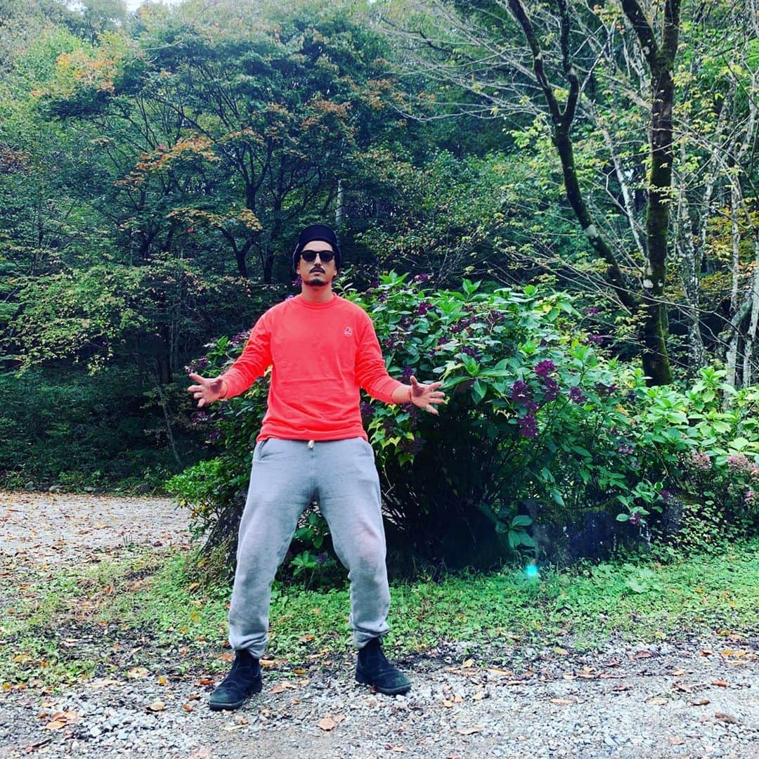 池内博之さんのインスタグラム写真 - (池内博之Instagram)「空気がいいですね！山の中は⛰」10月19日 9時34分 - hiroyuki.ikeuchi
