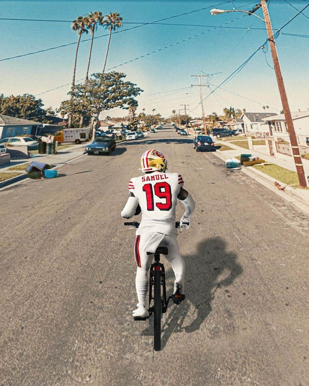 サンフランシスコ・フォーティナイナーズさんのインスタグラム写真 - (サンフランシスコ・フォーティナイナーズInstagram)「Ridin’ through yo block 🚲 #94Niners」10月19日 9時37分 - 49ers