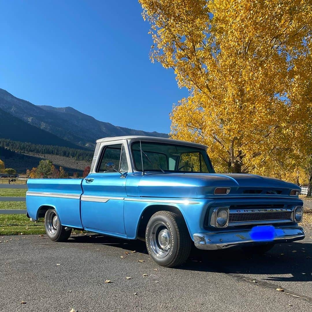 ストーン・コールド・スティーブ・オースチンさんのインスタグラム写真 - (ストーン・コールド・スティーブ・オースチンInstagram)「Ol Blue  #chevy #c10 #truck #usa #america #blue #66 #fall」10月19日 10時12分 - steveaustinbsr