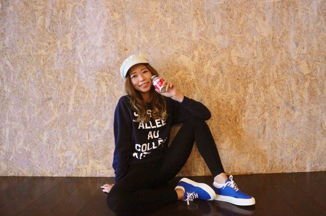 RENA のインスタグラム：「つい食べ過ぎちゃいがちな私が信頼するコッコアポEX錠🌿 . コッコアポEX錠は「防風通聖散」という漢方薬。 . ためこまれた余分な脂肪をなんとかしたい。 日々のパフォーマンスに合ったバランスの良い身体作りを目指しています✨ . ドラッグストアなどで気軽に購入出来るし、色々なタイプに合わせて選べる処方なので、ぜひチェックしてみてください❤︎ . . #PR #クラシエ #コッコアポ #代謝 #脂肪 #漢方 #FiNC #FiNCアンバサダー #コッコアポFiNCアンバサダー」