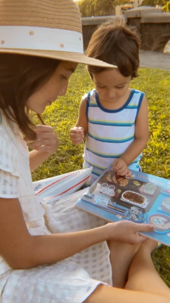 アリッサ ウーテンのインスタグラム：「Here’s a little video of Noa and I opening up our New Japanese Bento Chunky Puzzle from @keikikaukau !! Noa loved his!  We really enjoyed checking out all the different dishes.  I am half Japanese and Noa is a quarter Japanese, so it as nice to talk and play about some of our favorite dishes together! We love it so much and @keikikaukau was generous enough to let us do a giveaway so one of my followers can get one of their own!! Here are the rules for the giveaway!  1. Must follow both @alyssawooten and @keikikaukau 2.Repost this post / IGTV to your story or feed with a comment or caption explaining why you would like the new Japanese Bento Chunky Puzzle for you and your little one!  Account should be public so I can view entrant’s posts!  3.Open to US Mailing address only!   Hope that was sweet and simple!  Can’t wait to see everyones entries!  Hope everyone is staying safe and happy!  Thanks for filming us @chissta ❤️」