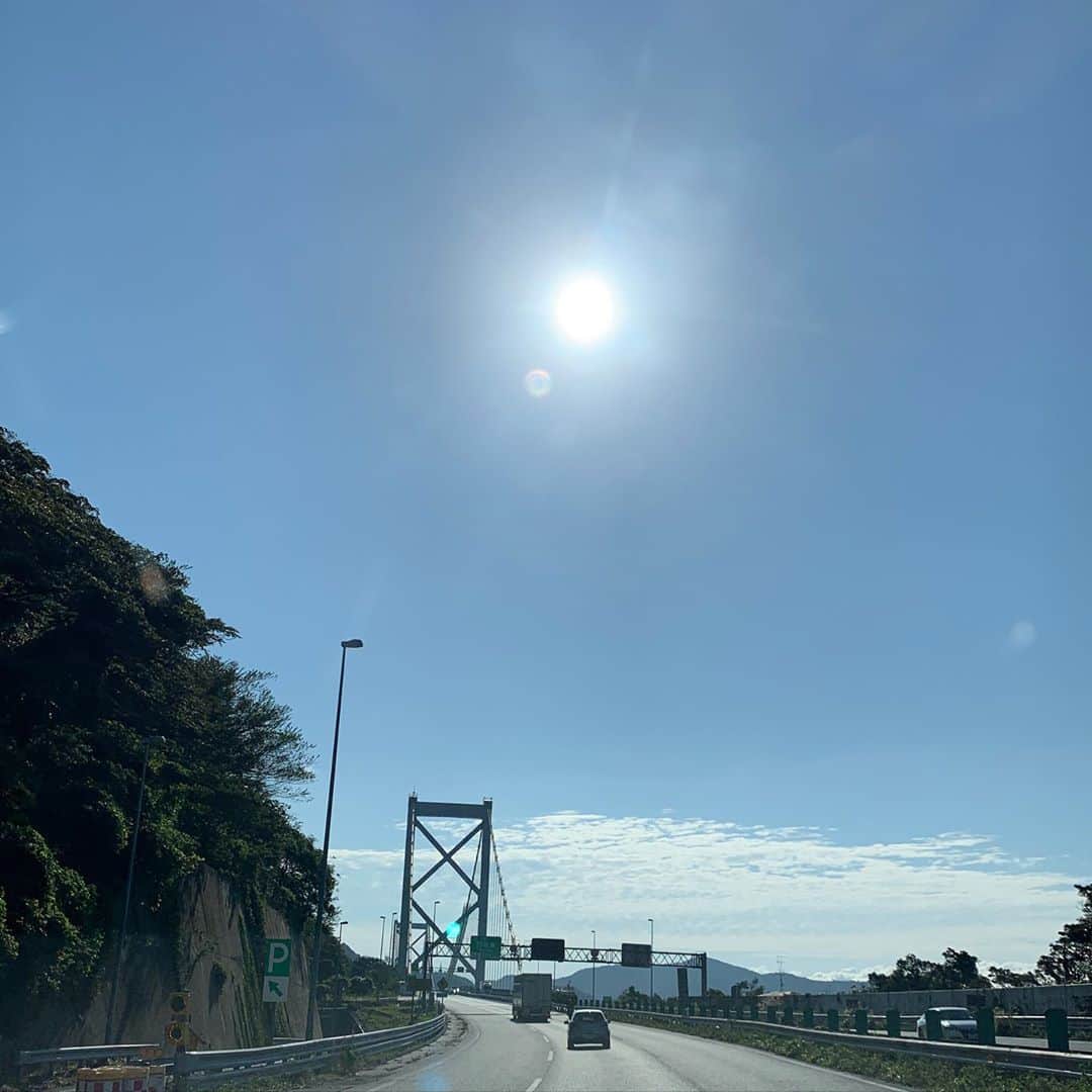 日浦孝則のインスタグラム：「鳥取県境港から深夜出発して山口を超えいよいよ九州、長崎に戻る時に通った関門大橋！」