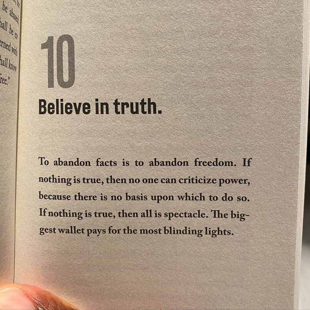 レイ・アレンのインスタグラム：「Lies run sprints, but the truth runs marathons! Believe in truth! #ontyranny #rhinoceri」