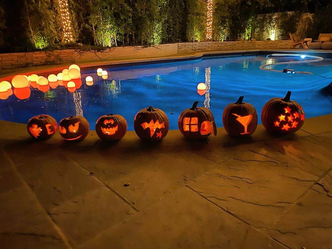 Disclosureさんのインスタグラム写真 - (DisclosureInstagram)「Okay... Best pumpkin?!? 🎃 Vote NOW!! From left to right = 1 - 7 🗳」10月19日 11時55分 - disclosure