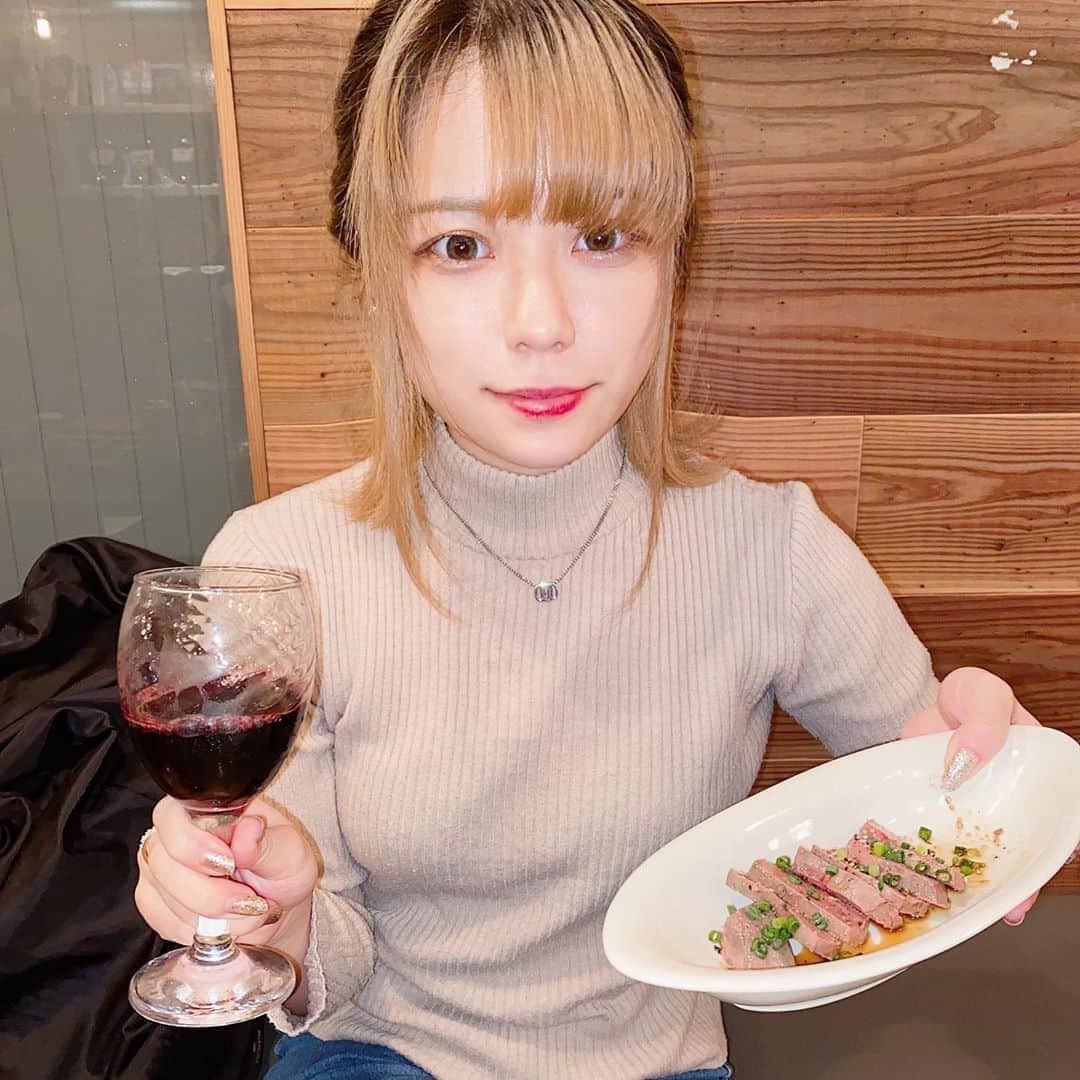 のインスタグラム：「めっちゃ美味しかったです、酒食事すべて！いってみてほしー . #ミス慶應　#ミス慶應2020 #ミス慶應No6  #お洒落さんと繋がりたい #おしゃれさんと繋がりたい #いいね返し #美男美女と繋がりたい #f4f #lfl #fff  #いいね返し#いいねした人全員フォローする#フォロバ100 #韓国好き #韓国好きな人と繋がりたい #オルチャン #オルチャンメディア #얼스타그램 #맞팔 #옷스타그램 #패션스타그램 #셀스타그램 #오오티디 #셀카좋아요반사 #instalike #selca #サロンモデル」