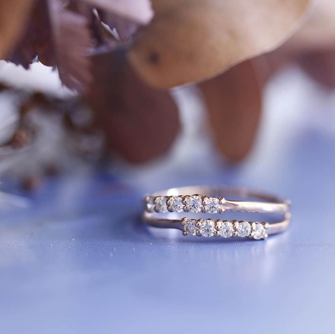erudo_jewelry salonのインスタグラム：「10石のダイヤでスイート10ジュエリーにも  #福山市で結婚指輪を選ぶなら  #エルドーerudo  #スイート10  #結婚10周年  #大人カジュアルコーデ  #女子の憧れ #大人コーデ」
