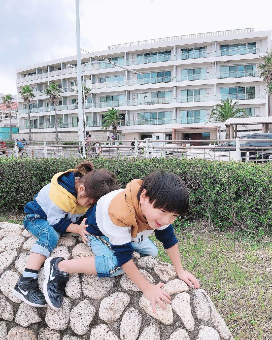 菊地あやかさんのインスタグラム写真 - (菊地あやかInstagram)「. 久しぶりにロマンスカー 乗って江ノ島へ…🐬𓂃 𓈒𓏸 のんびり過ごせて楽しかった。♡ #家族の休日 #江ノ島 #お散歩」10月19日 12時27分 - ayaka_official06