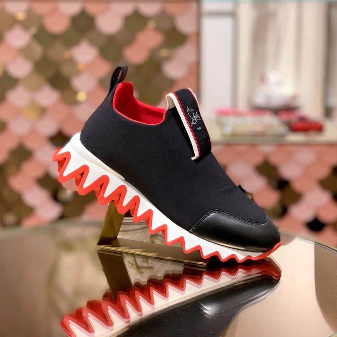 のインスタグラム：「CHRISTIAN LOUBOUTIN AW2020 COLLECTION At 4F Shoes Gallery #Hankyu #HANKYUMODE #umedahankyu #阪急うめだ本店 #うめだ阪急 #阪急百貨店 #osaka #umeda #mode #Christianlouboutin #クリスチャンルブタン #ルブタン #ルブタンシューズ #新作 #ブーツ #スニーカー #LOUBISHARK」