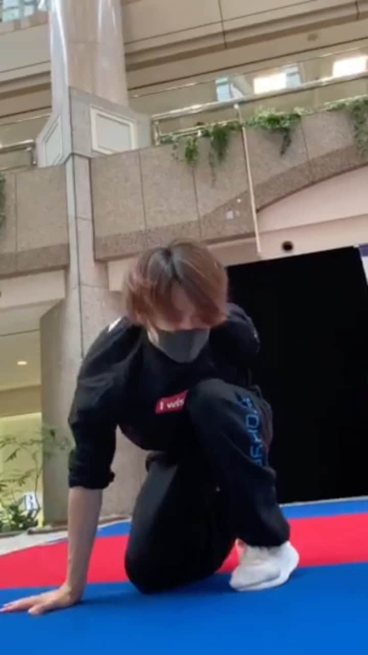 のインスタグラム：「Like a Ninja🤣  #flip」