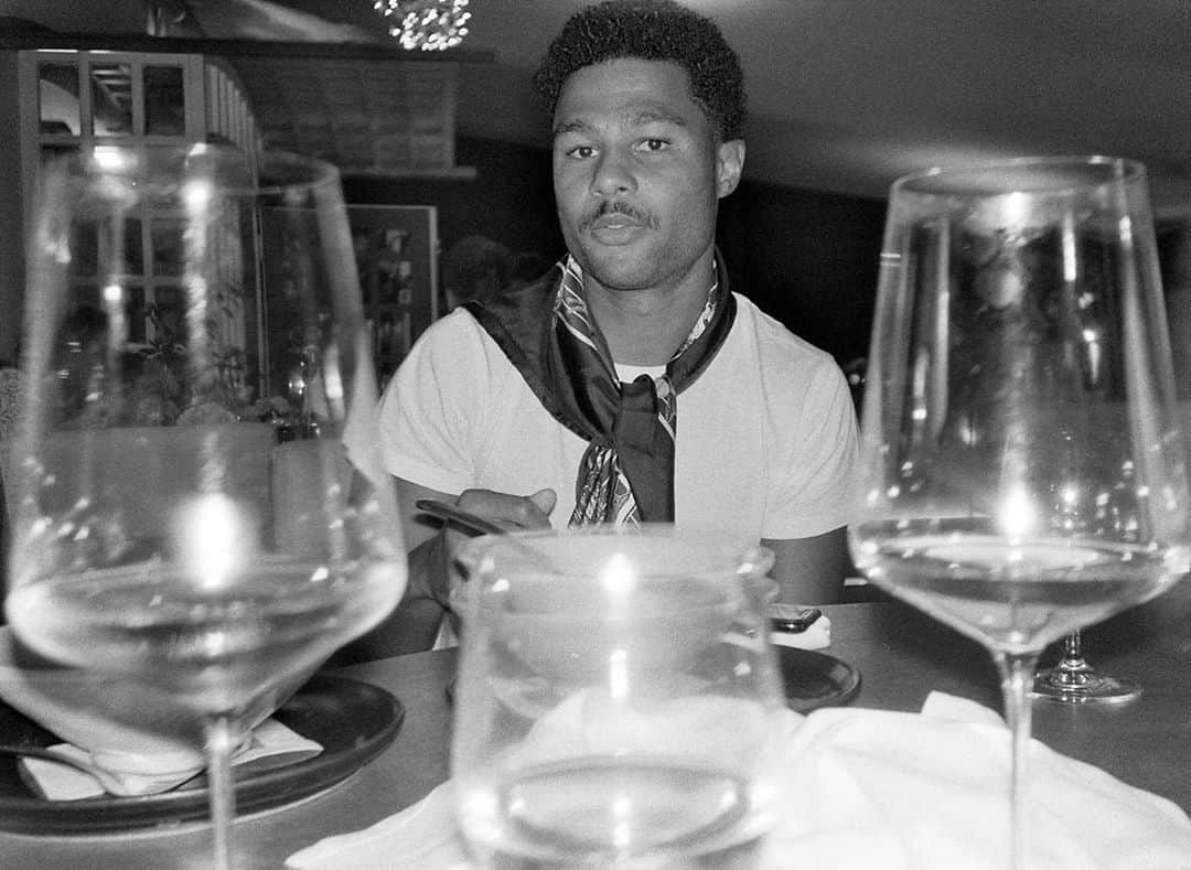 セルジュ・ニャブリのインスタグラム：「Let me enjoy my food in peace」