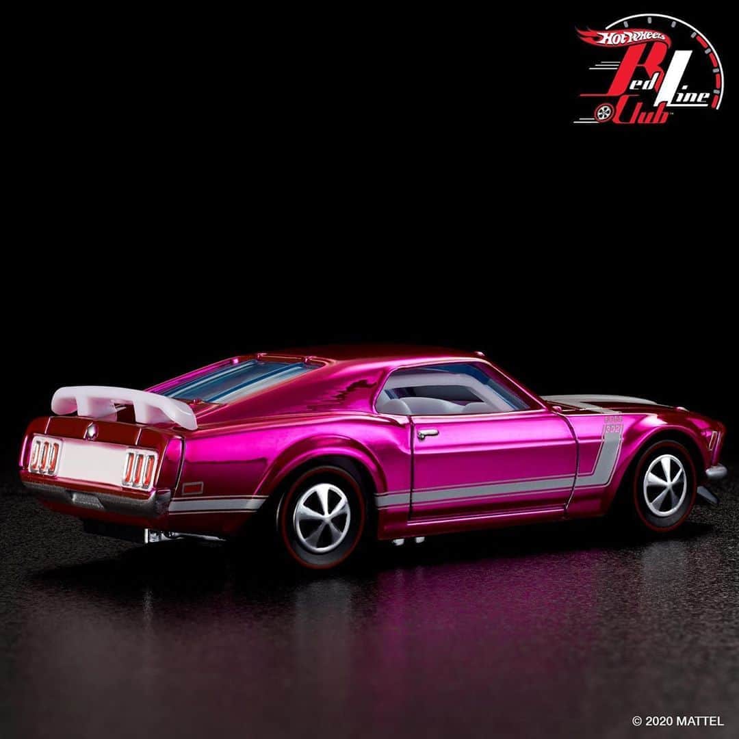Hot Wheelsさんのインスタグラム写真 - (Hot WheelsInstagram)「Built to compete! 💨 This pinked-out edition of the ‘70 Mustang Boss 302 will put you right in the winner’s circle. 🏆Available 10/20, exclusively for Red Line Club members. #HotWheels」10月20日 0時57分 - hotwheelsofficial