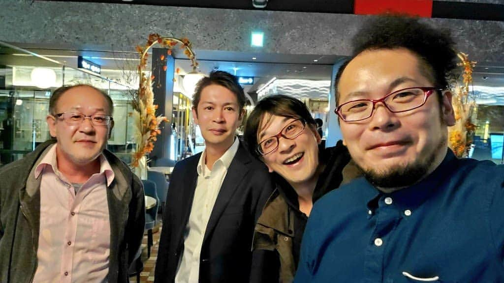 ケニチさんのインスタグラム写真 - (ケニチInstagram)「映画監督の副島さん、プロデューサーの前田さん、社長で映像の話で盛り上がりました。 #ファンメイク　#funmake  #地域創生」10月19日 23時24分 - kenichiosaka