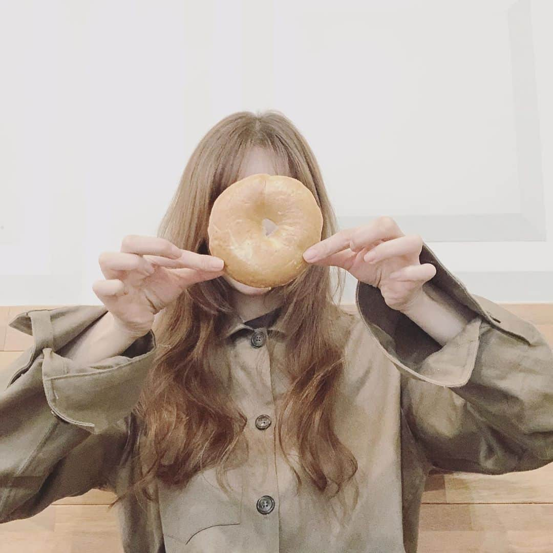 ユン・ウネさんのインスタグラム写真 - (ユン・ウネInstagram)「엄청~~BIG bagel 🥯🤭❣️」10月19日 23時27分 - y1003_grace