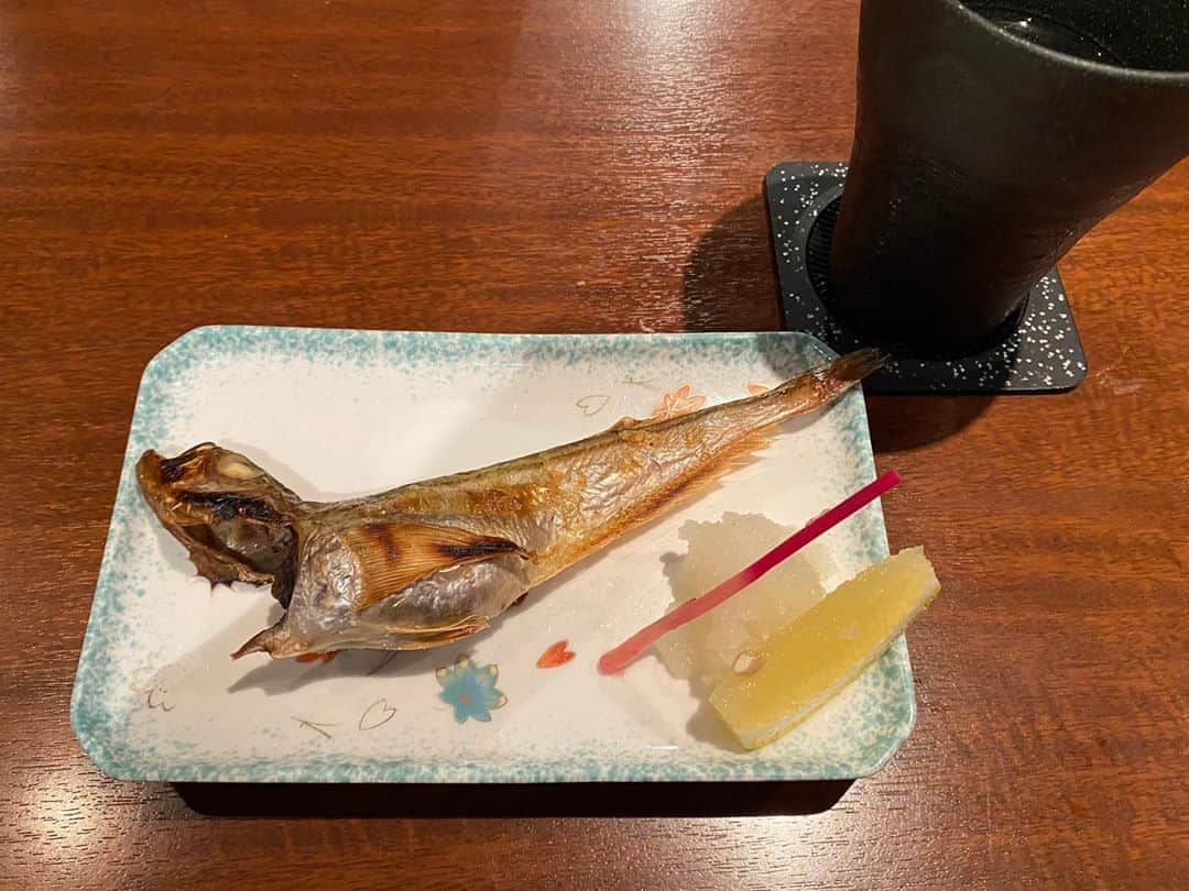 水野夏子さんのインスタグラム写真 - (水野夏子Instagram)「毎年ハタハタは食べなきゃ！ 食べれて良かった！！  早く実家に帰ってゆっくり出来るようになりたいよね〜！！ コロナ落ち着いて〜！！  #秋田 #ハタハタ」10月19日 23時40分 - natsukonatsu0830