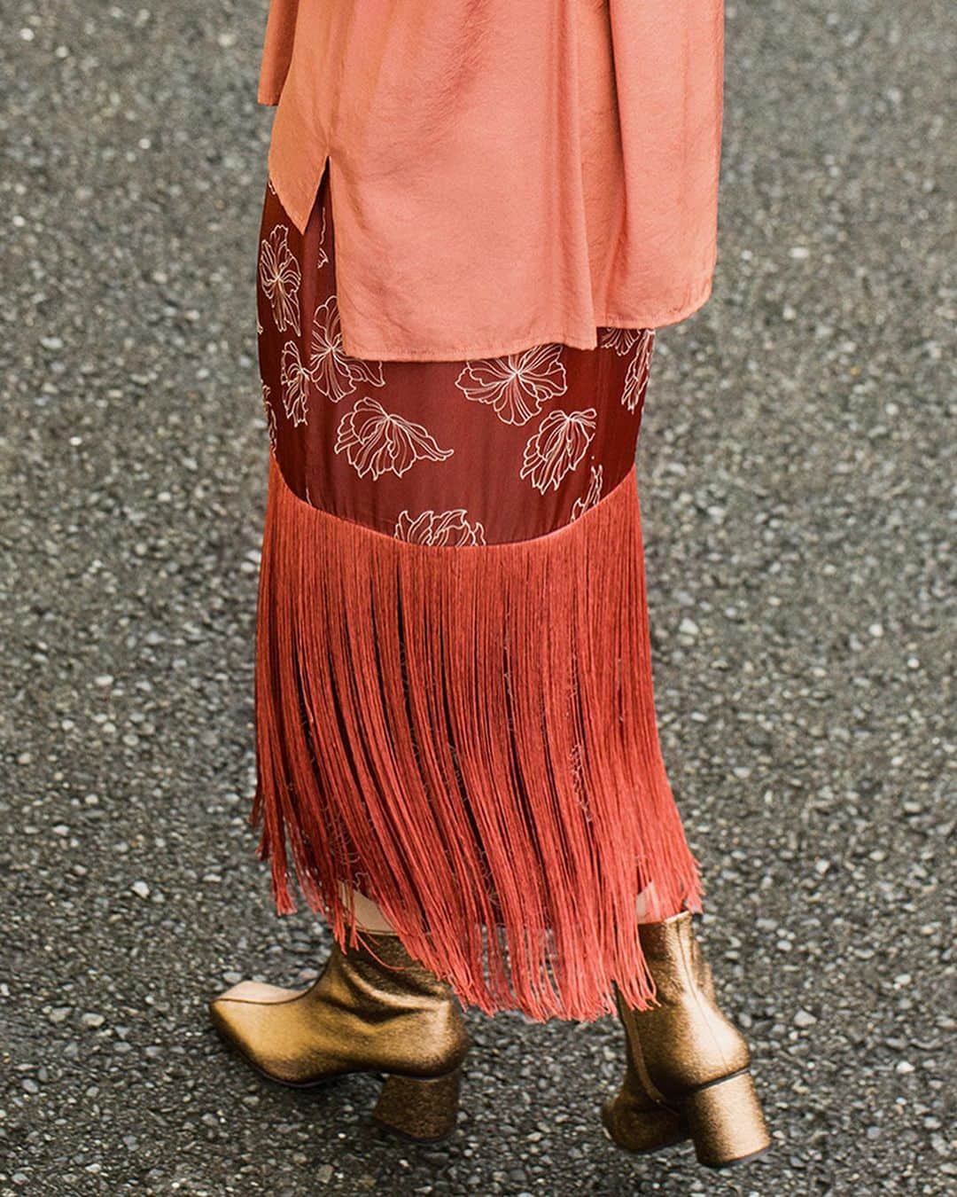 USAGI ONLINEさんのインスタグラム写真 - (USAGI ONLINEInstagram)「#lilybrown #usagionline #skirt #saten #autumn #autumncolors #リリーブラウン #ウサギオンライン #スカート #スカートコーデ #サテン #サテンスカート #ジャガード」10月19日 23時48分 - usagionline