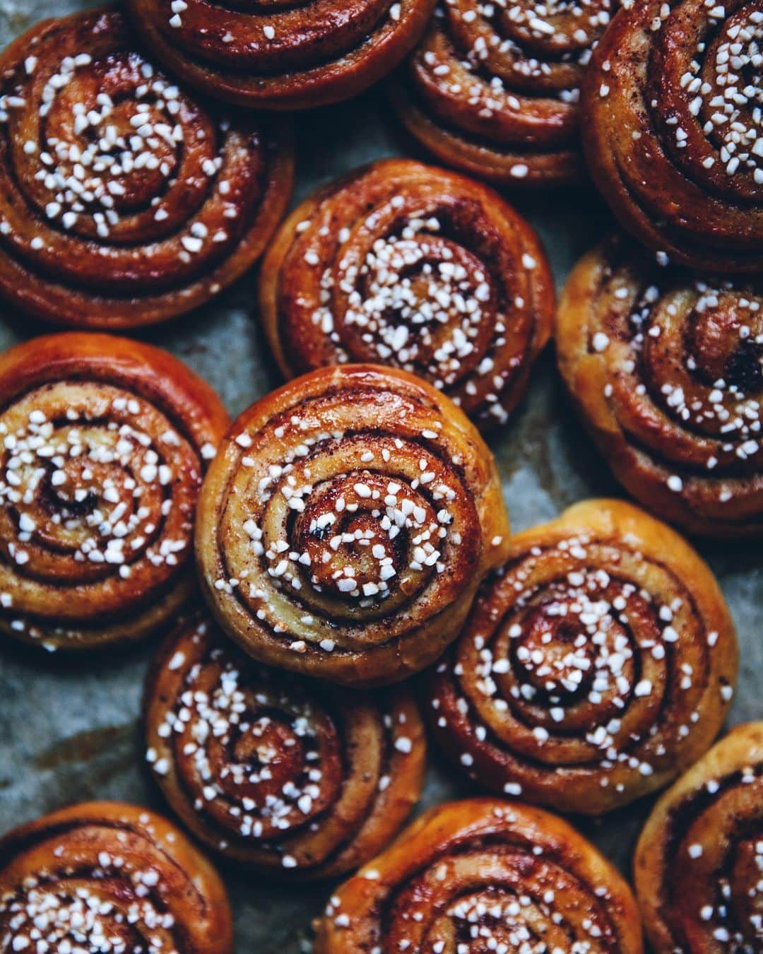 Linda Lomelinoのインスタグラム：「Don’t forget to check out the recipe for my favorite Swedish Cinnamon Buns! Luckily, I have several bags of these in my freezer from all the test baking 👌🏼 You can find the link to the recipe in my profile!」