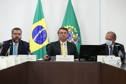 ジルマ・ルセフさんのインスタグラム写真 - (ジルマ・ルセフInstagram)「O Presidente Jair Bolsonaro participou, na manhã desta segunda-feira (19), da abertura do Fórum Econômico Brasil & Países Árabes. A reunião ocorreu por videoconferência e também contou com a participação do ministro da Economia, Paulo Guedes, e do ministro das Relações Exteriores, Ernesto Araújo. Foto: Marcos Corrêa/PR」10月19日 23時41分 - presidenciadobrasil