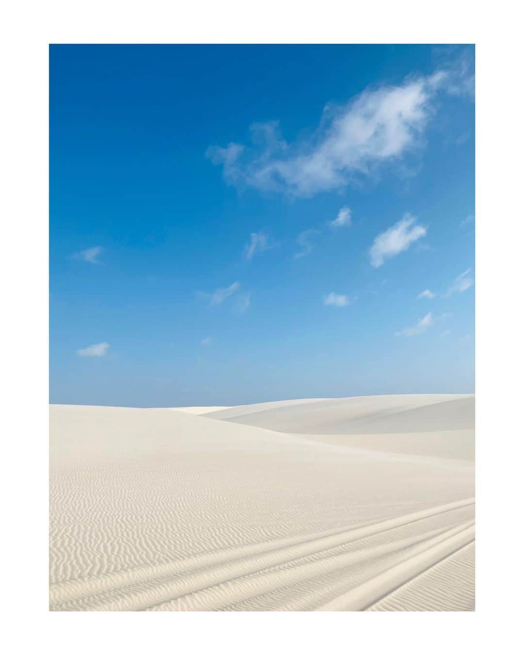 ジュリアナ・パエスのインスタグラム：「Um respiro em sua timeline... ☀️ #lencoismaranhenses」