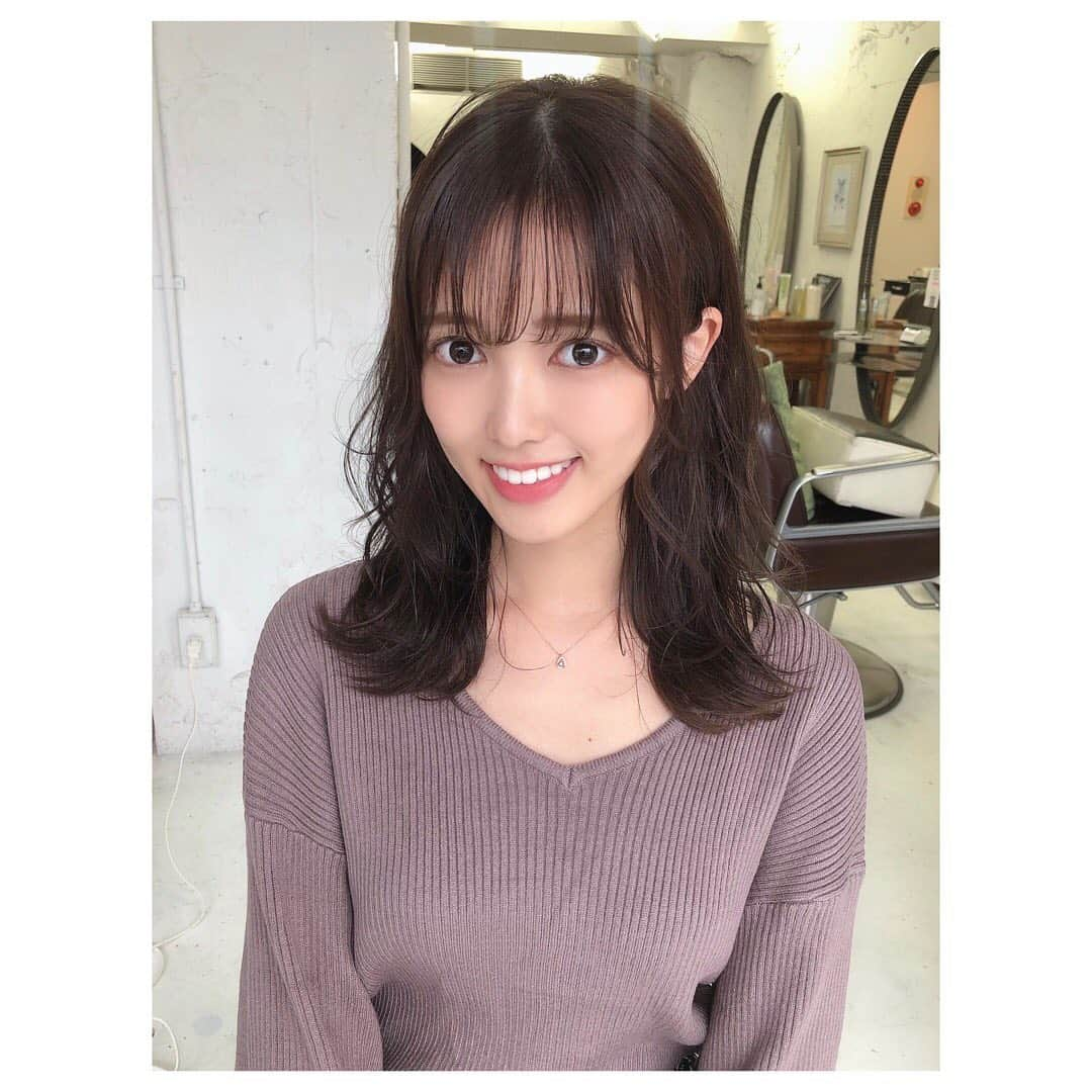 松永杏奈のインスタグラム：「🍁🍂🌰 久しぶりに石井さんにカットカラーしてもらって凄く良い感じになりましたぁー💫ありがとうございます😊 . . . . . . . . #ofhair #表参道 #秋カラー #サロン #サロンモデル #サロモ #作品撮り #ヘアカット #前髪カット #美容院 #美容室 #ミディアム #セミロング」