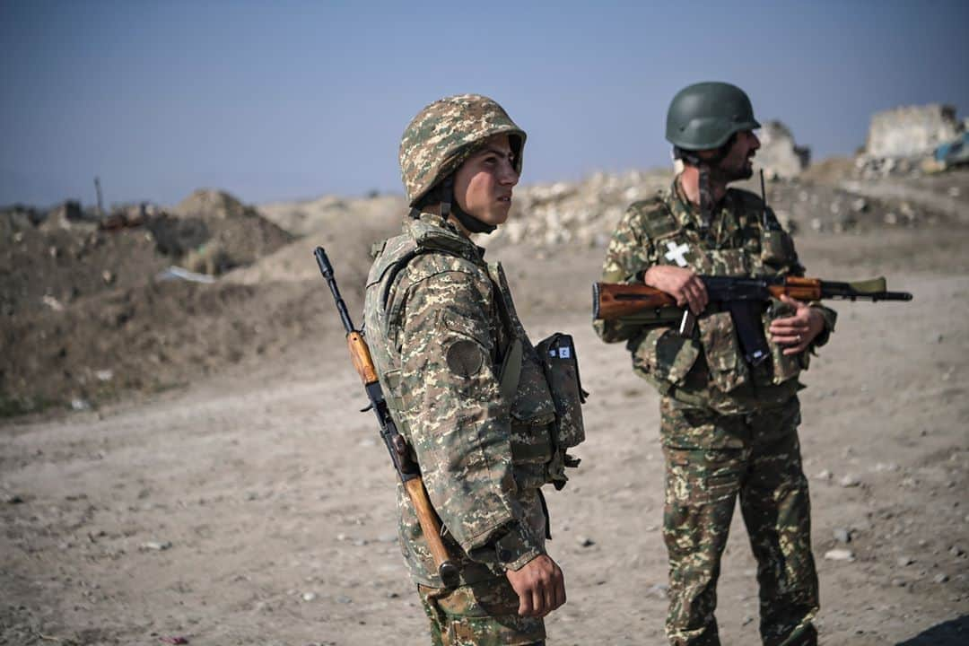 AFP通信さんのインスタグラム写真 - (AFP通信Instagram)「#AFPrepost 📷 @aris.messinis - With the Armenian troops somewhere in the front line during the Armenia Azerbaijan conflict.⁣ #war #conflict #troops #soldier #soldiers #unit #frontline #armenia #azerbaijan #Artsakh #karabakh #photojournalism #photography #arismessinis」10月19日 23時55分 - afpphoto