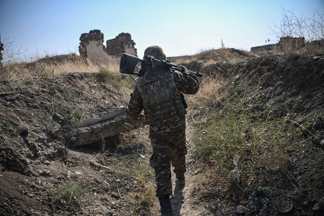 AFP通信さんのインスタグラム写真 - (AFP通信Instagram)「#AFPrepost 📷 @aris.messinis - With the Armenian troops somewhere in the front line during the Armenia Azerbaijan conflict.⁣ #war #conflict #troops #soldier #soldiers #unit #frontline #armenia #azerbaijan #Artsakh #karabakh #photojournalism #photography #arismessinis」10月19日 23時55分 - afpphoto