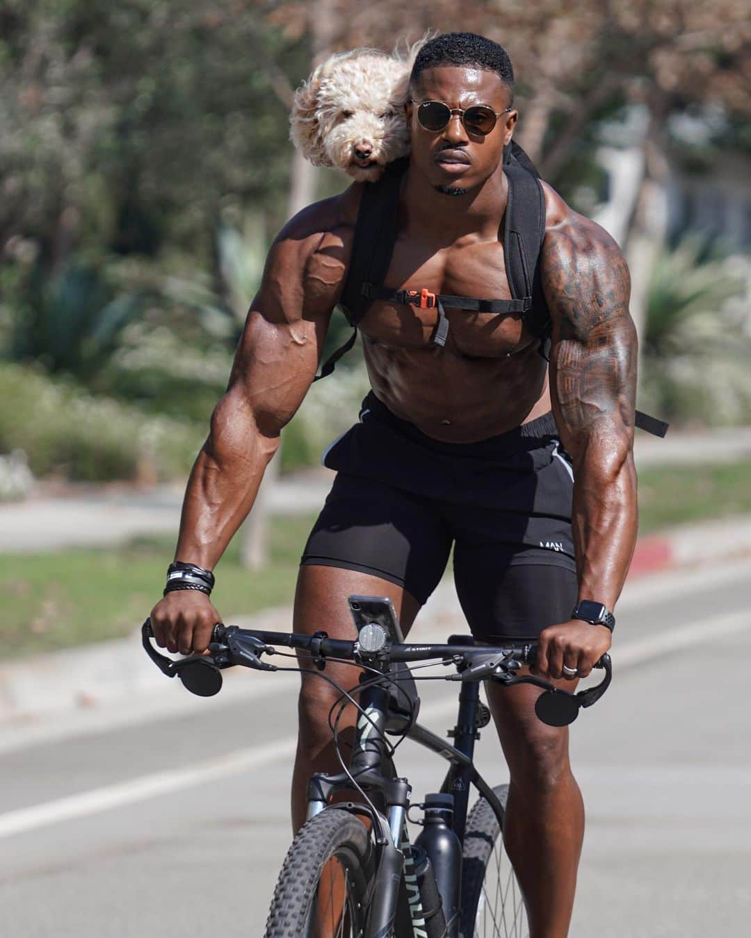 Simeon Pandaさんのインスタグラム写真 - (Simeon PandaInstagram)「We need balance, and for that you’ve gotta keep moving @boohoomanofficial  ⁣ #simeonpanda #boohooman #mensfashion #menstyle #menstyleguide #mensstyle #mensshoes #mens #menswear #la #losangeles #malemodel #model #fashion #style #swag #drip」10月19日 23時56分 - simeonpanda