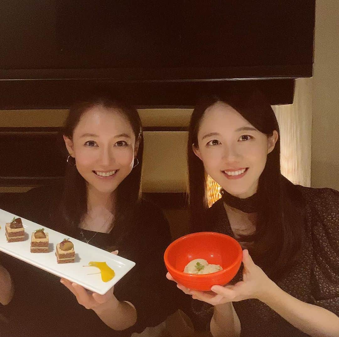 松本実優のインスタグラム：「先日、神楽坂の美味しいお店「花かぐら」に行きました♫ 仕事に関するお話がたくさんできて、楽しい時間を過ごせました☺️✨  写真はラジオ日本の大鋸アナウンサーです💖  #神楽坂 #花かぐら #ラジオ日本 #大鋸アナウンサー」