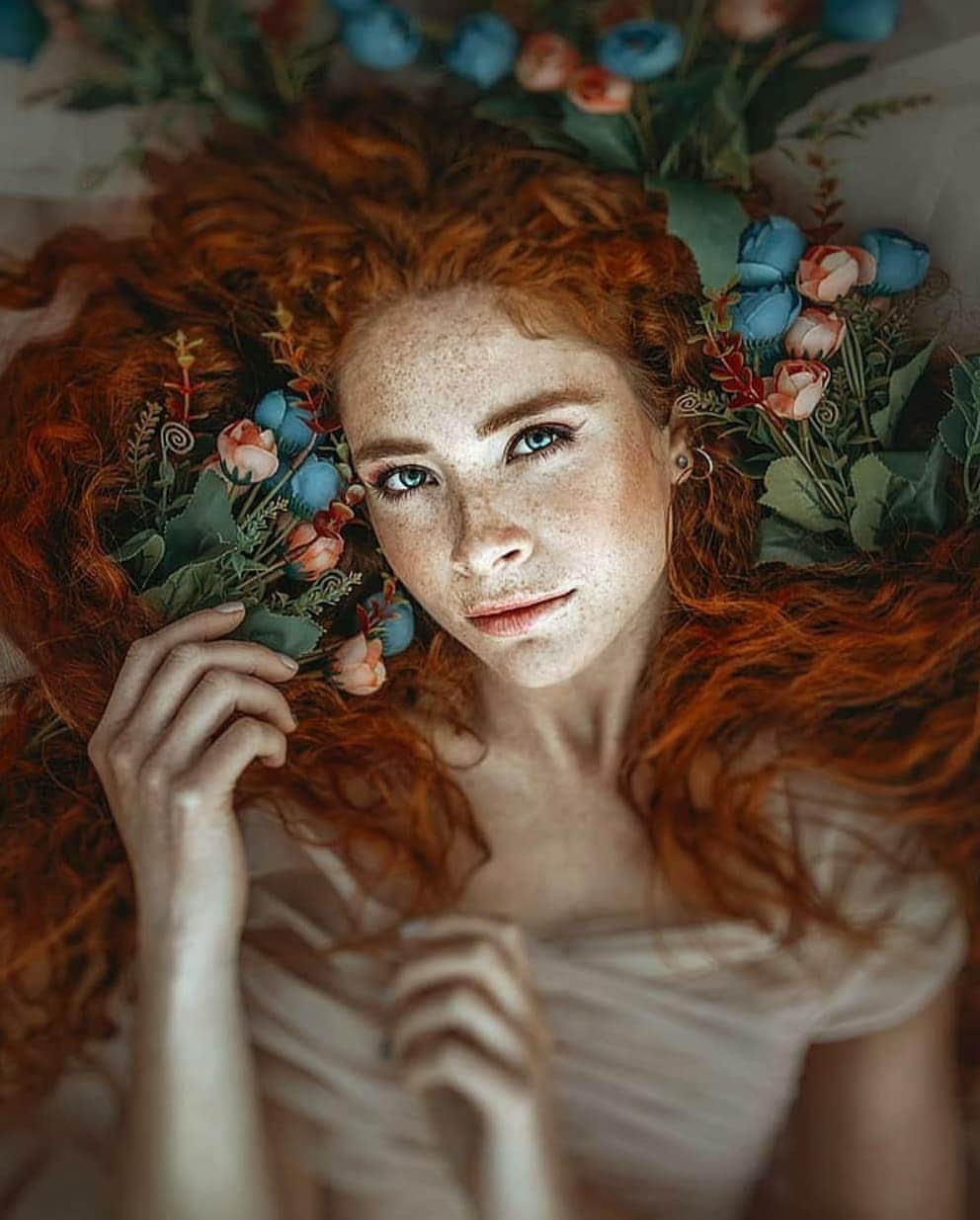 Portrait|Life|Fashion|Faceさんのインスタグラム写真 - (Portrait|Life|Fashion|FaceInstagram)「Selection by  @unsalsicilli Which one is your favorite 1,2,..9 🧡 ━━━━━━━━━━━━━━━━━━━ Photo by @amina_foto Model Valentina @valegonzalezkendall @establoelhuingan maquillaje @yulia_donos_makeup   Congratulations!  ━━━━━━━━━━━━━━━━━━━ Team #portraitmood Founder @humanistagram  ━━━━━━━━━━━━━━━━━━━  #portraitpage #minimal #vscoportrait #portraitphotography #portrait #love #portraits  #fashion #ポートレート #портрет #model #redhead #Рыжие #Рыжая #ginger #redheadgirl #redhairgirl #gingerhair #fotografo #chilegram #retrato #fineartphotography #pr0ject_soul #portraits_today #fineart  #photoshop  #moodyports #sonya7iii  #sonyalpha」10月20日 0時22分 - portraitmood