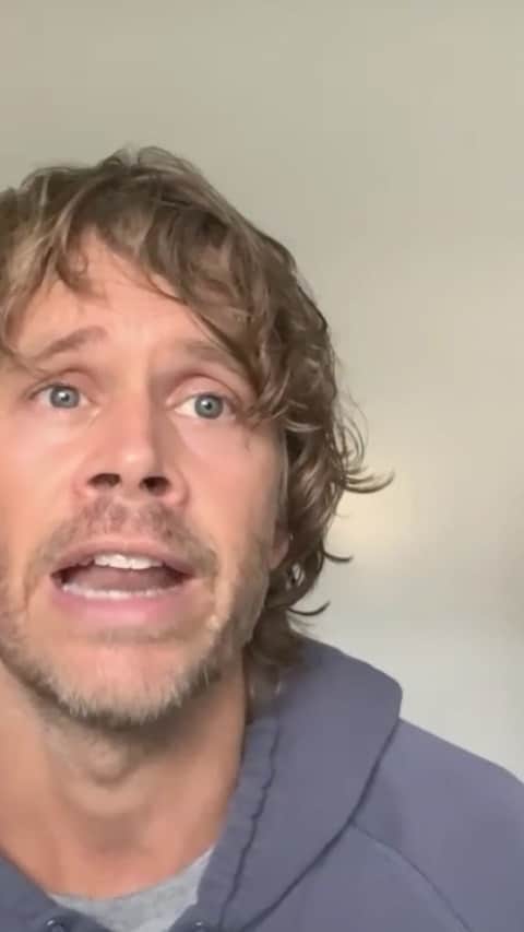 エリック・クリスチャン・オルセンのインスタグラム：「#ReelScience w/ @Green4EMA & @HarvardCCHANGE: Artist @TheasterGates &  Actor @ericcolsen talk to @HarvardChanSPH Prof Dr. Mary T Bassett about the impacts of #racism on health and strategies for change.  "COVID has shown that our world has these fissures that we are going to have to knit together. There is too much of a gap between the rich and the poor. Our environment has become too degraded,”」