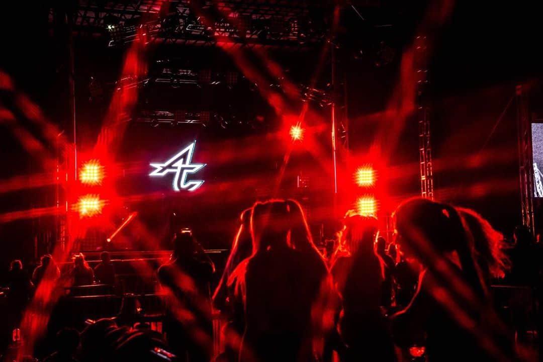 Adventure Clubのインスタグラム：「ARIZONA, that was so sick! loved seeing everyone following the guidelines & partying safely in their pods/masks🖤 SO CAL, YOU’RE NEXT (link in bio for tixxx)」
